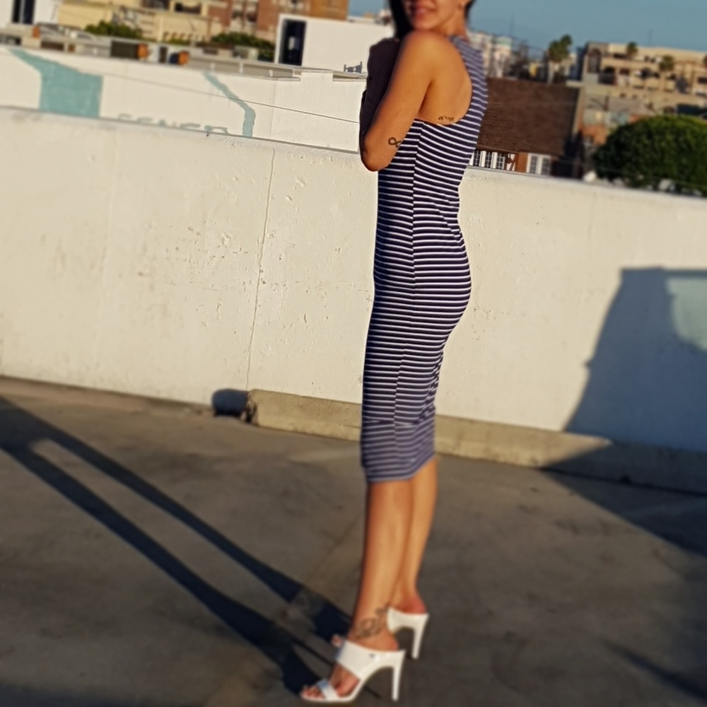 Blue stripped dress with zipper. Size: M - Picture 2 of 3